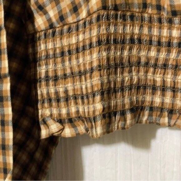BP Dreamy · Junior 3X · Smocked Long Sleeve Crop · Plaid Tan-Black · Square Neck - Picture 4 of 14